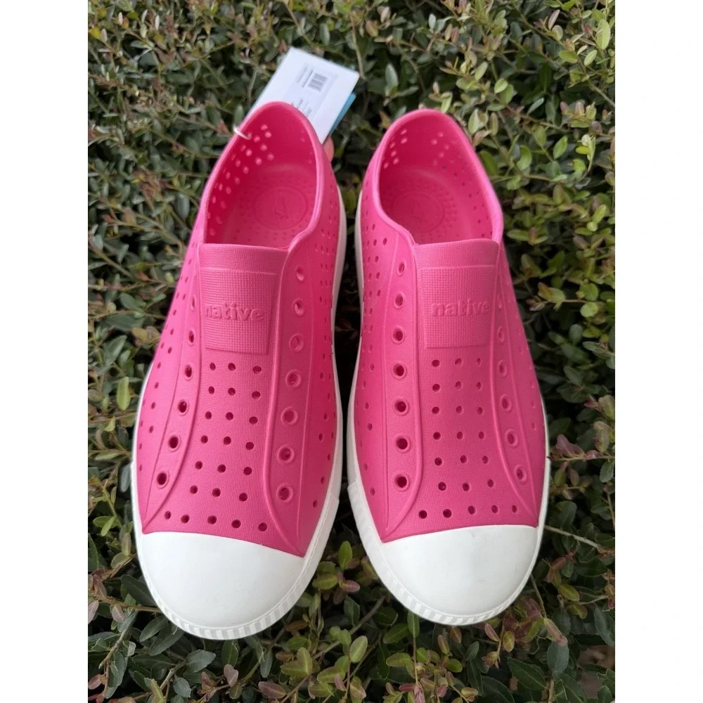 Native Jefferson Hollywood Pink/Shell White Slip On Junior Size J5 New With Tags
